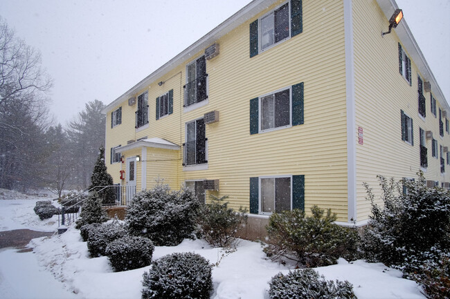 3 Plains Ct, Unit 8 in Franklin, NH - Building Photo - Building Photo