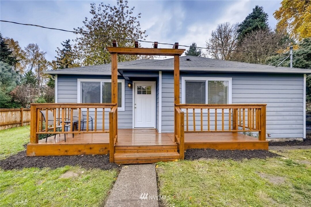 7200 S 118th Pl in Seattle, WA - Building Photo