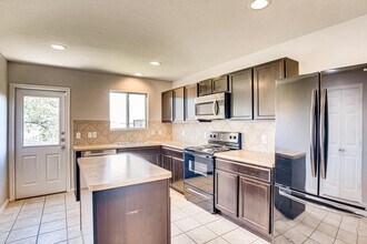 822 Cactus Star in San Antonio, TX - Building Photo - Building Photo