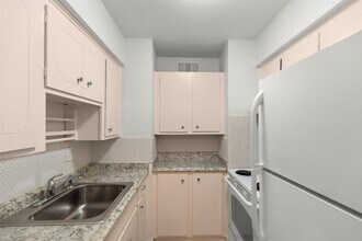 2229 Mimosa Dr, Unit 5 in Houston, TX - Foto de edificio - Building Photo