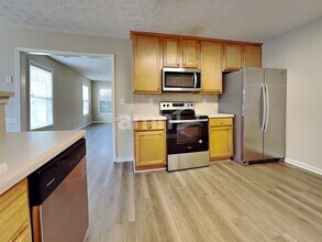 1302 River Club Dr NE in Conyers, GA - Building Photo - Building Photo