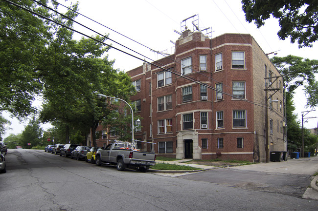 7101-7103 N Ridge Rd in Chicago, IL - Foto de edificio - Building Photo