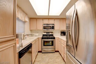 1900 Villa Palms Ct in Las Vegas, NV - Building Photo - Building Photo