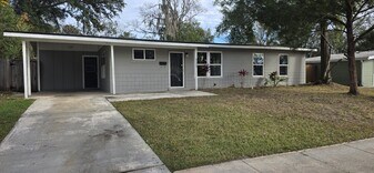 2133 Hugh Edwards Dr in Jacksonville, FL - Building Photo