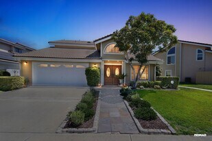 10317 Oak Ranch Ln in Escondido, CA - Building Photo