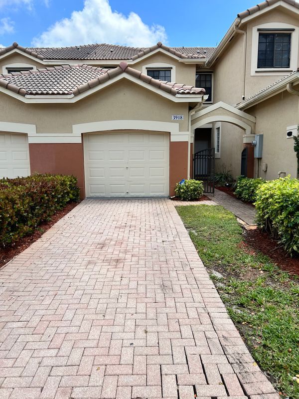 property at 3918 Cherry Ln