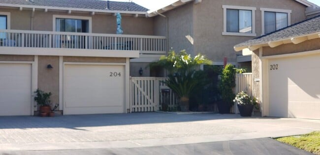 204 Avenida Baja in San Clemente, CA - Building Photo - Building Photo