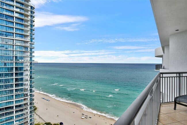 17375 Collins Ave in Sunny Isles Beach, FL - Building Photo - Building Photo
