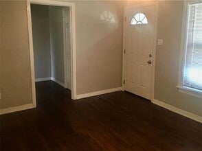 1317 Meadowbrook Dr in Garland, TX - Building Photo - Building Photo