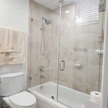 357 Almeria Ave, Unit Gables Park Condo in Coral Gables, FL - Building Photo - Building Photo