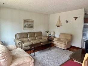149 Holly Rd in South Kingstown, RI - Building Photo - Building Photo