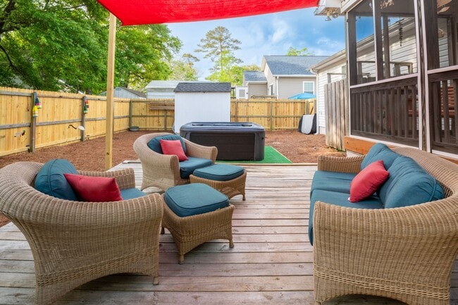 326 NE 47th St in Oak Island, NC - Building Photo - Building Photo