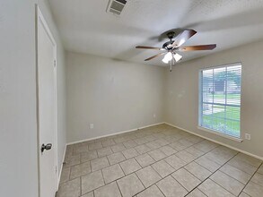 16402 Forest Bend Ave in Friendswood, TX - Building Photo - Building Photo