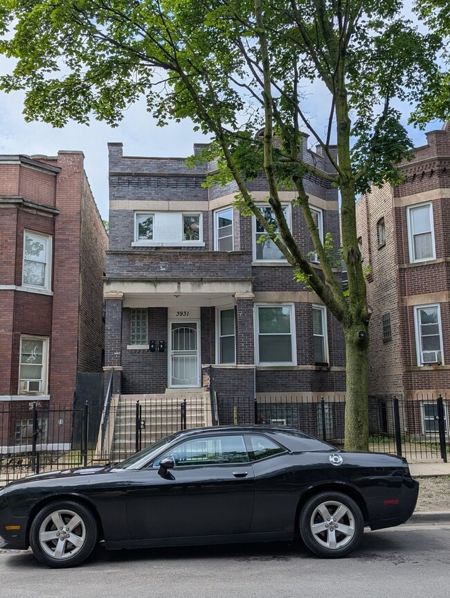 property at 3931 W Van Buren St