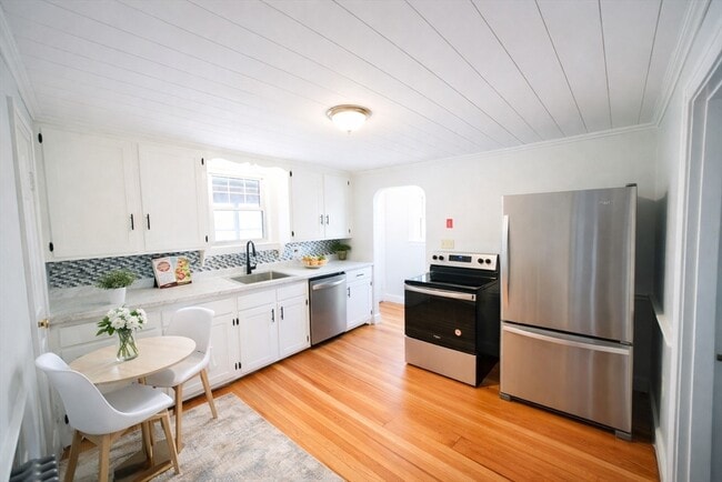 property at 14 Paul Revere Rd