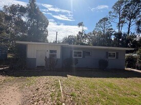 1631 McCaskill Ave in Tallahassee, FL - Building Photo