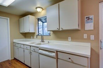 4318 Terrace Dr in Oak Harbor, WA - Building Photo - Building Photo