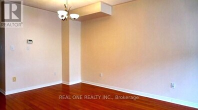 29 Rosebank Dr in Toronto, ON - Building Photo - Building Photo