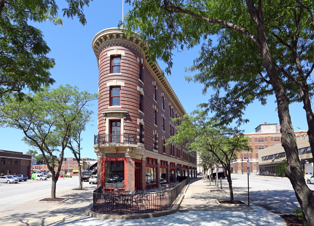 Hotel Flatiron in Omaha, NE - Building Photo