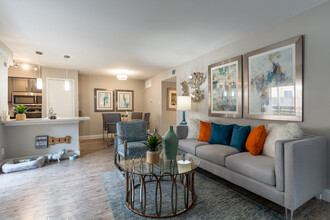 Flintridge Apartment Homes in Arlington, TX - Building Photo - Interior Photo