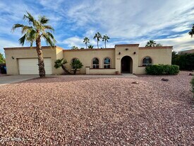 5121 E Larkspur Dr in Scottsdale, AZ - Building Photo
