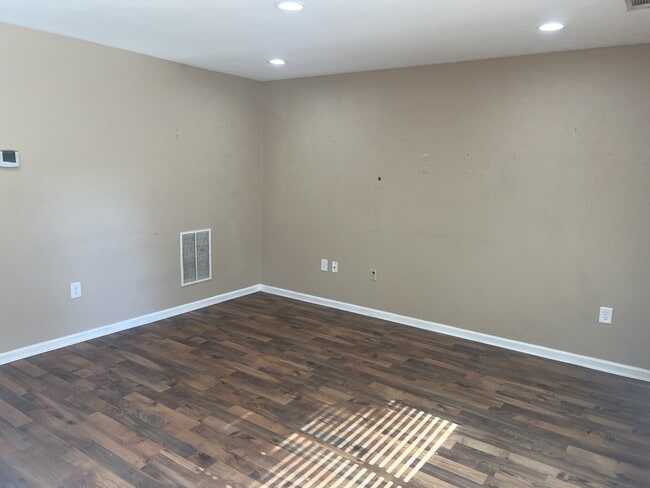 3751 M.L.K. Jr Dr SW in Atlanta, GA - Building Photo - Building Photo