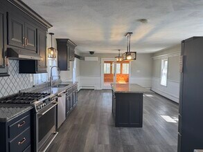 684 South St in Bridgewater, MA - Building Photo - Building Photo