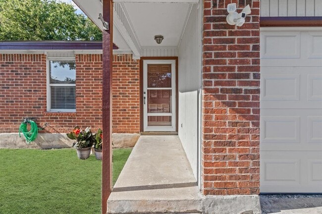 1605 Windrift Way in Round Rock, TX - Building Photo - Building Photo