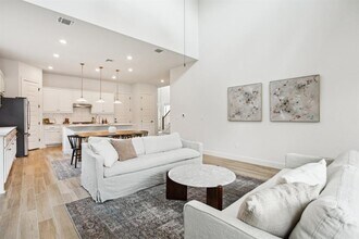 12803 Bloomington Dr in Austin, TX - Building Photo - Building Photo