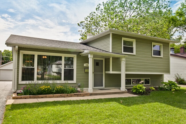 648 N Greenview Ave in Mundelein, IL - Building Photo - Building Photo