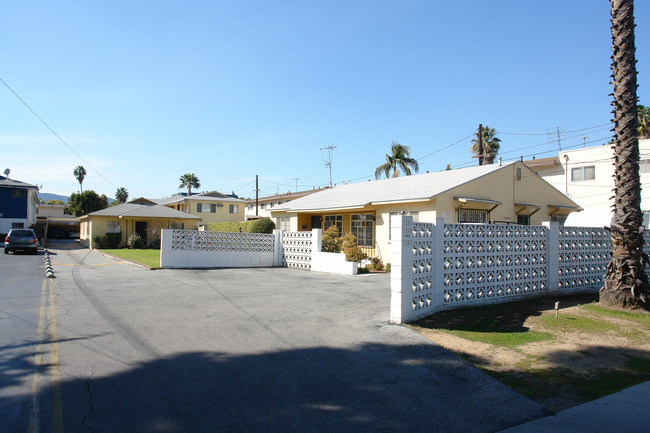 1251 Boynton St in Glendale, CA - Foto de edificio - Building Photo