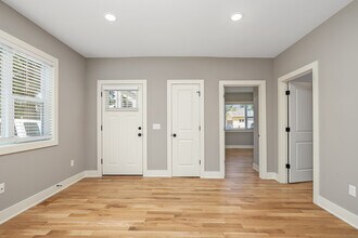 654 11th St NW, Unit 1 in Grand Rapids, MI - Building Photo - Building Photo