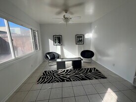 1132 Dover Ln in Ventura, CA - Building Photo