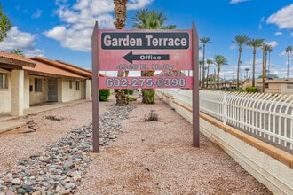 Garden Terrace Apartments in Phoenix, AZ - Building Photo - Building Photo