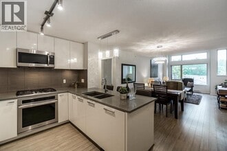 1128 Kensal Pl in Coquitlam, BC - Building Photo - Building Photo