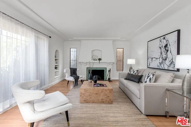 property at 1112 S Point View St