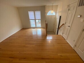 13537 Hayworth Dr in Rockville, MD - Building Photo - Building Photo