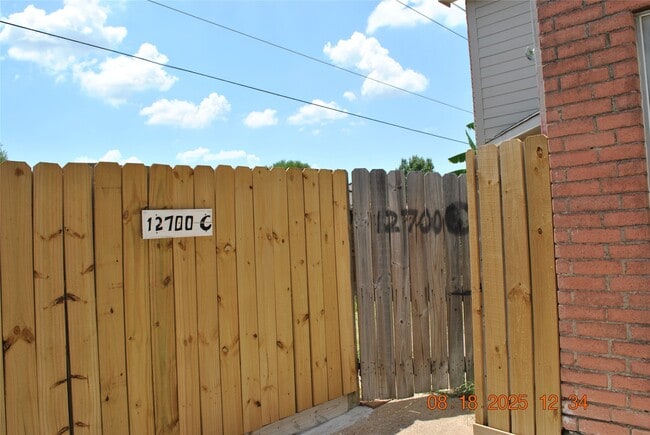 12700 Leader St in Houston, TX - Building Photo - Building Photo