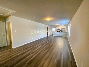 7018 Winding Shelf in San Antonio, TX - Building Photo - Building Photo