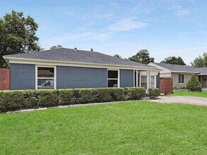 10913 Joaquin Dr in Dallas, TX - Building Photo - Building Photo