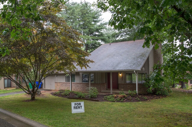 property at 2307 San Marcos St