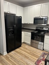 7106 W Friendly Ave in Greensboro, NC - Building Photo - Building Photo