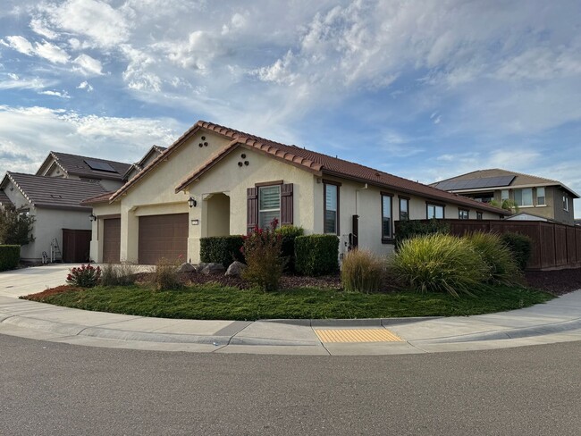 5297 Maddux Way in Roseville, CA - Building Photo - Building Photo
