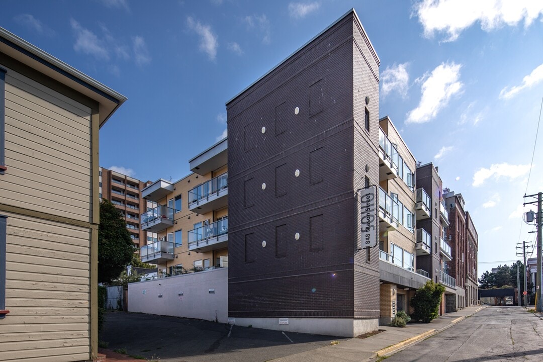 848 Mason St in Victoria, BC - Building Photo