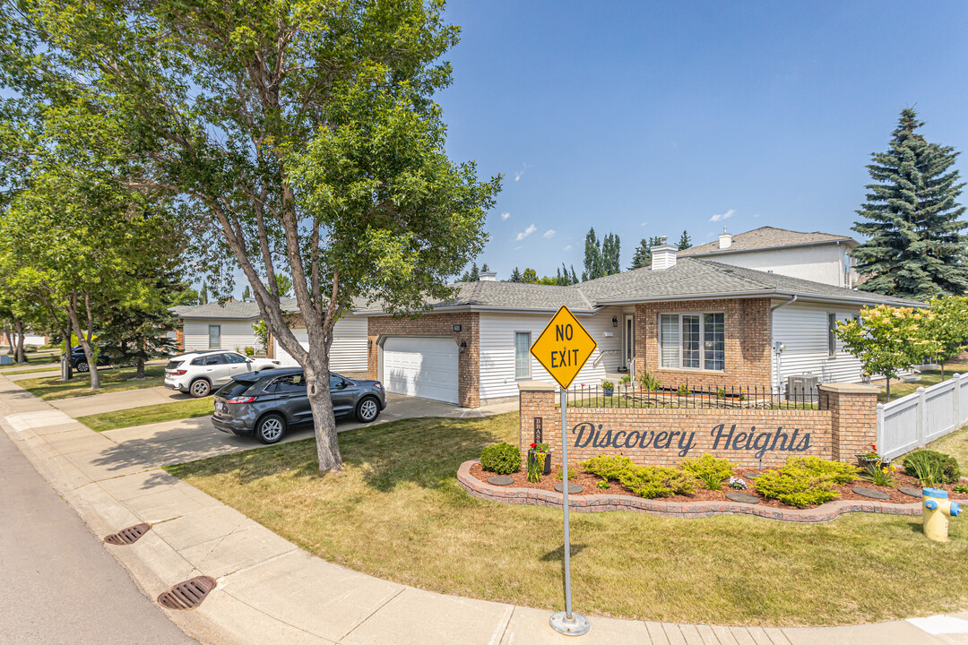 Discovery Heights in Edmonton, AB - Building Photo