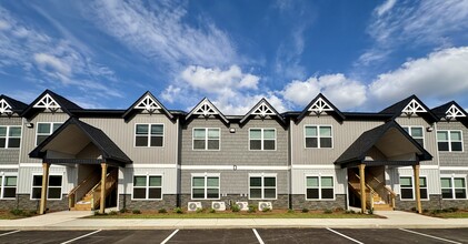 Platform Dothan in Dothan, AL - Foto de edificio - Building Photo