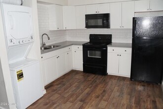 2918 E Roeser Rd, Unit Apt 1 in Phoenix, AZ - Building Photo - Building Photo