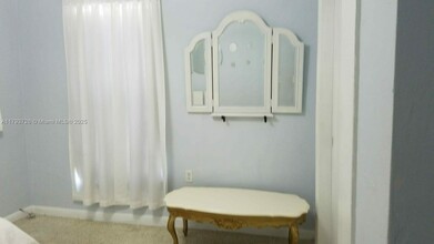 1027 SW 4th Ave in Miami, FL - Building Photo - Building Photo