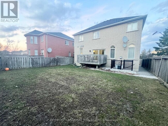 18 Fountain Ct in Richmond Hill, ON - Building Photo - Building Photo