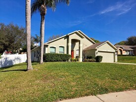 1331 Rain Forest Ln in Minneola, FL - Building Photo